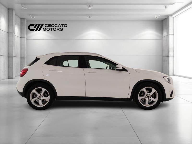MERCEDES Gla 180 sport auto