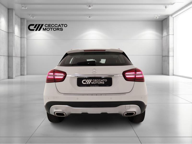 MERCEDES Gla 180 sport auto
