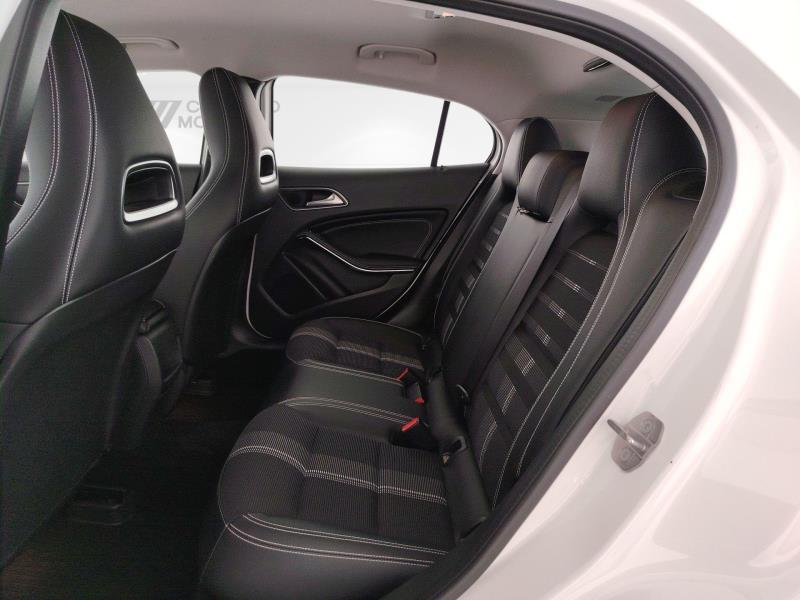 MERCEDES Gla 180 sport auto