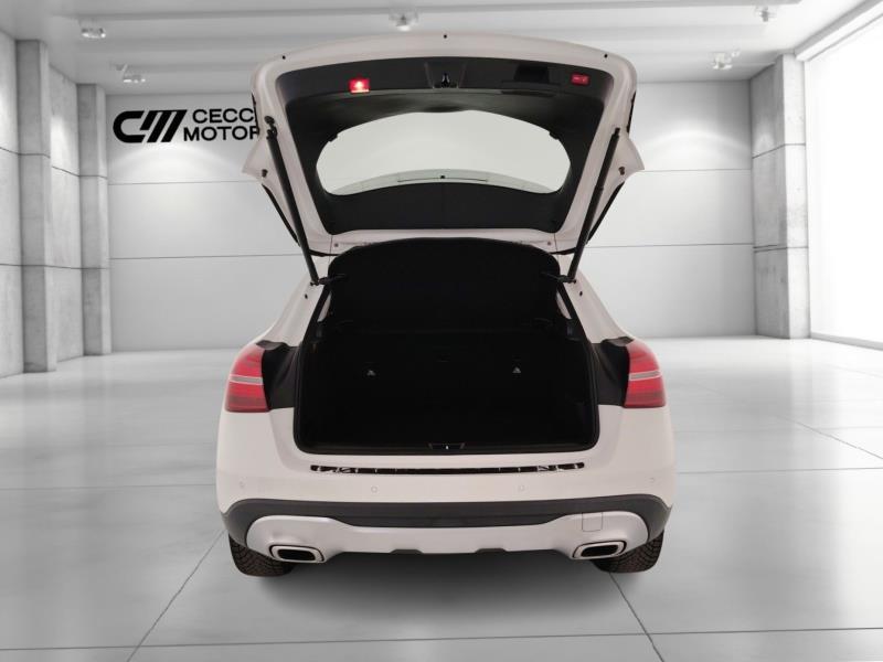 MERCEDES Gla 180 sport auto