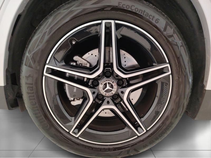 MERCEDES Gla 180 amg line premium auto