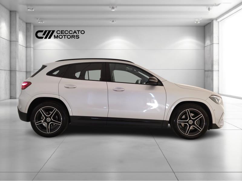 MERCEDES Gla 180 amg line premium auto
