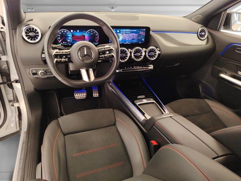MERCEDES Gla 180 amg line premium auto