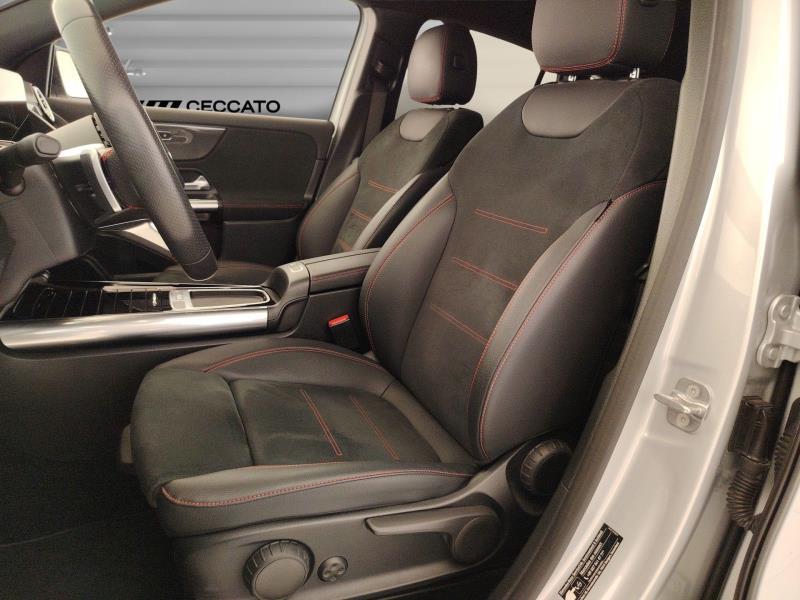 MERCEDES Gla 180 amg line premium auto