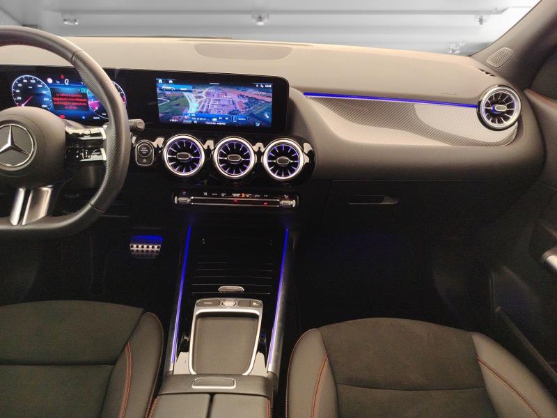 MERCEDES Gla 180 amg line premium auto