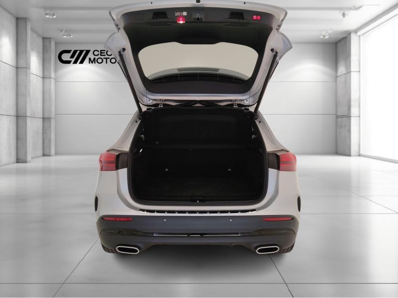 MERCEDES Gla 180 amg line premium auto