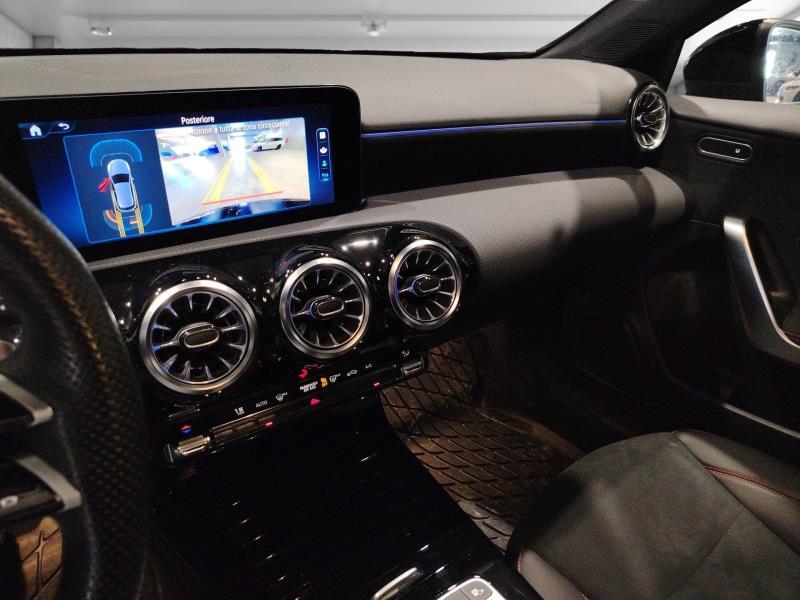 MERCEDES A 180 d amg line premium plus auto