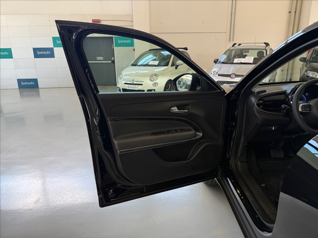 FIAT 600 1.2 hybrid business 110cv auto