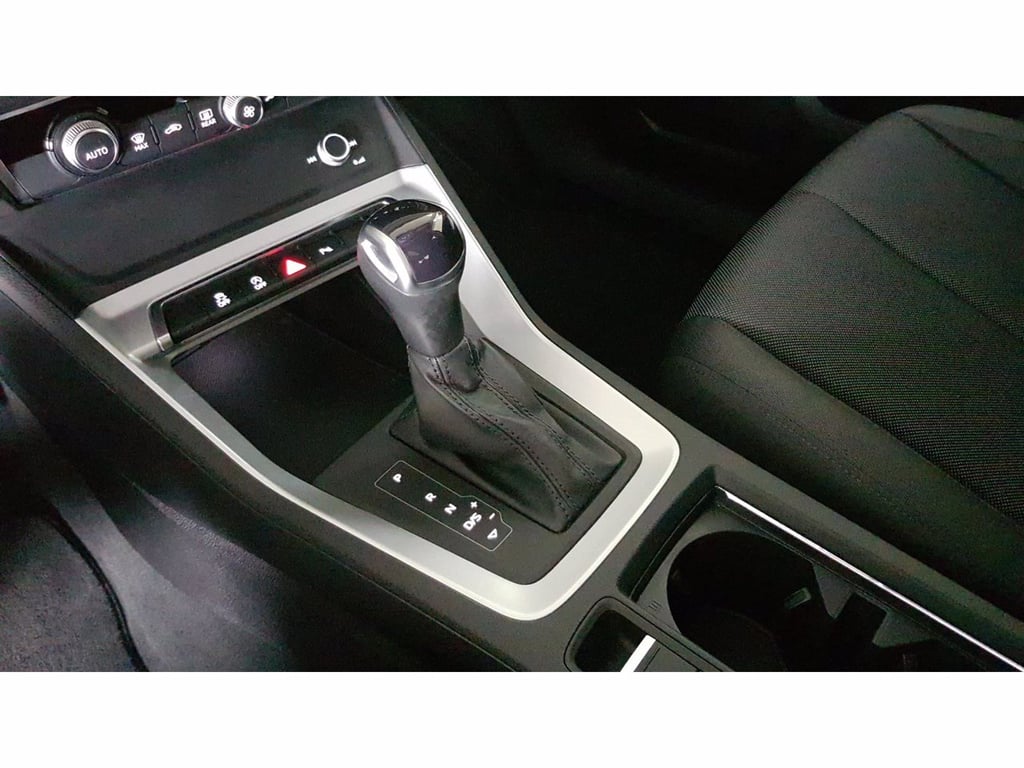 AUDI Q3 35 2.0 tdi business s-tronic