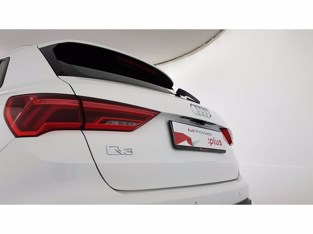 AUDI Q3 35 2.0 tdi business s-tronic