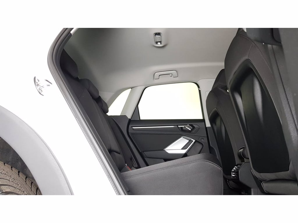 AUDI Q3 35 2.0 tdi business s-tronic