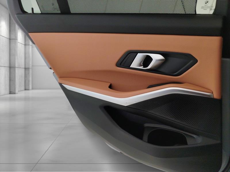 BMW 320d touring mhev 48v xdrive msport auto