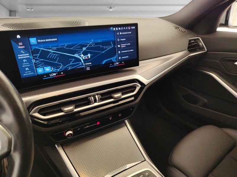 BMW 318i touring msport auto
