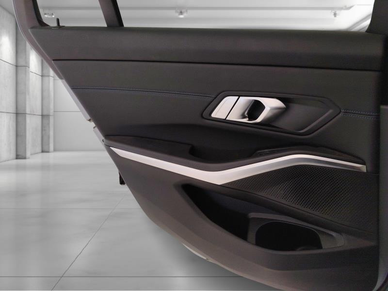BMW 318i touring msport auto