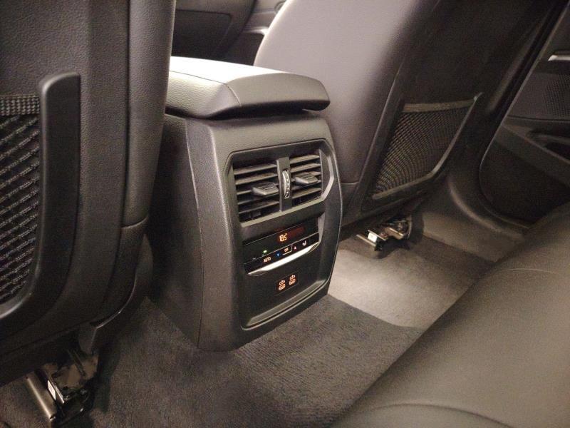 BMW 318i touring msport auto