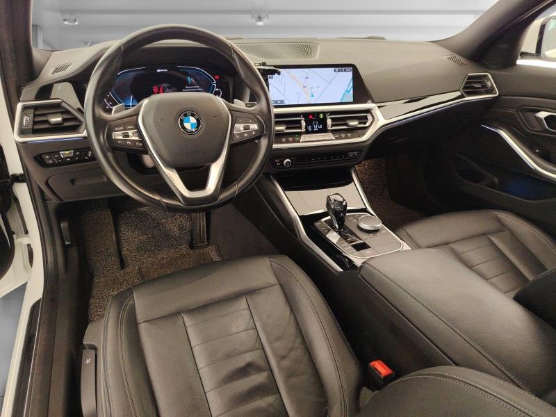 BMW 330e luxury auto