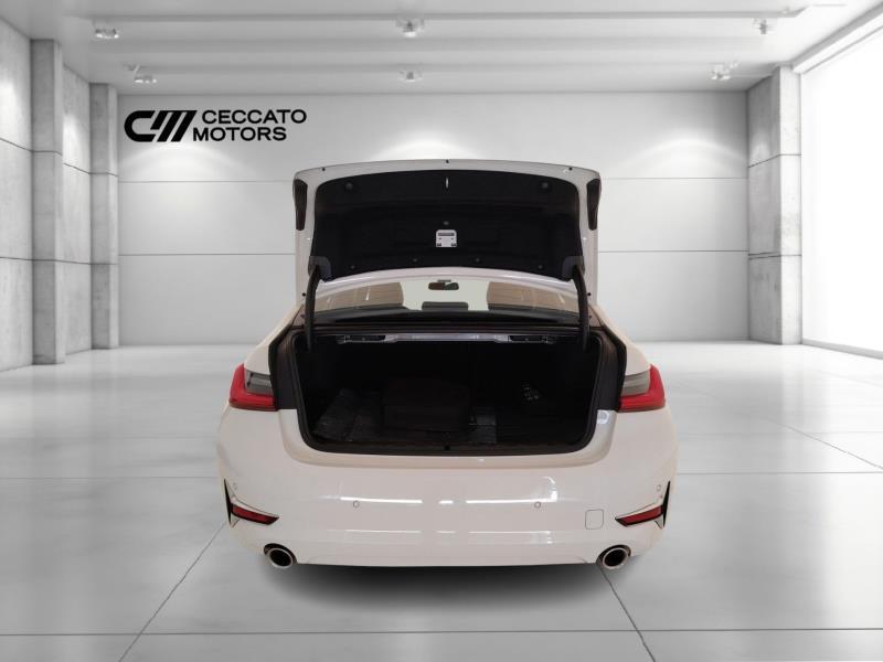 BMW 330e luxury auto
