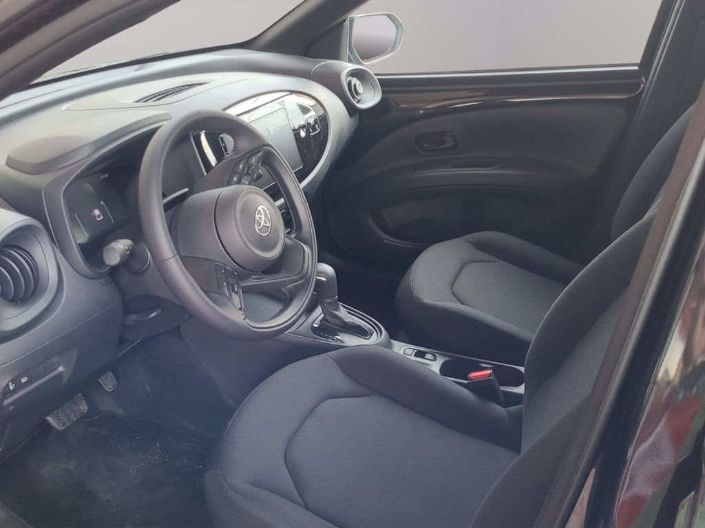 TOYOTA Aygo x 1.5 hybrid e-cvt