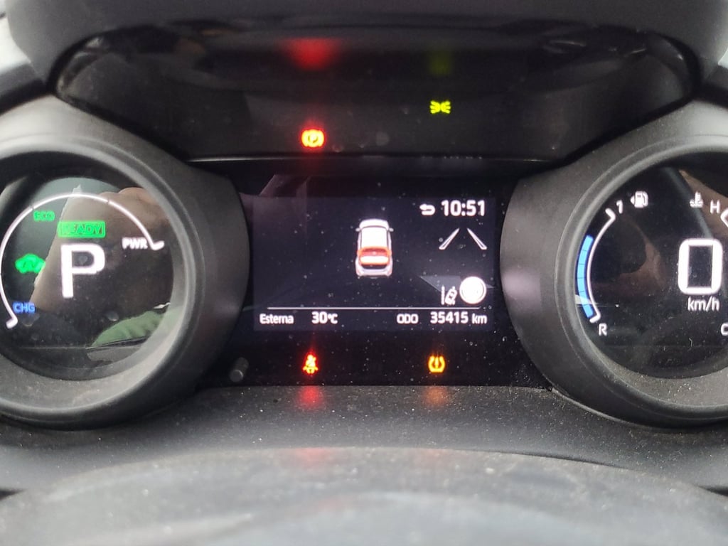 TOYOTA Yaris cross 1.5h active fwd 116cv e-cvt