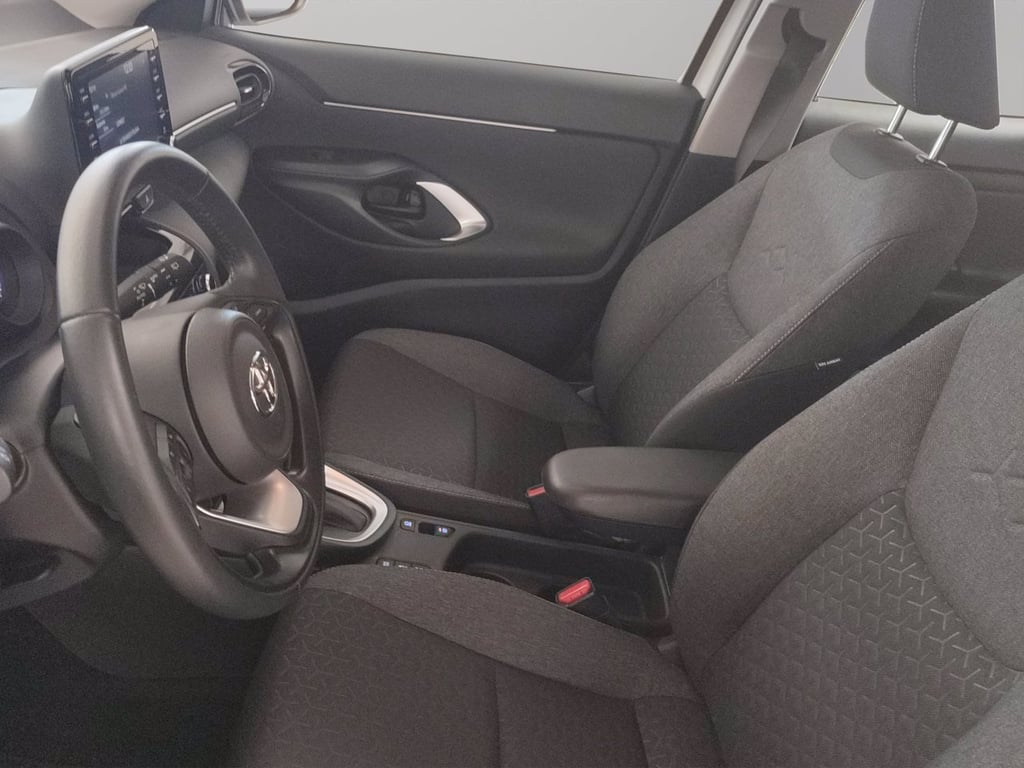 TOYOTA Yaris cross 1.5h active fwd 116cv e-cvt