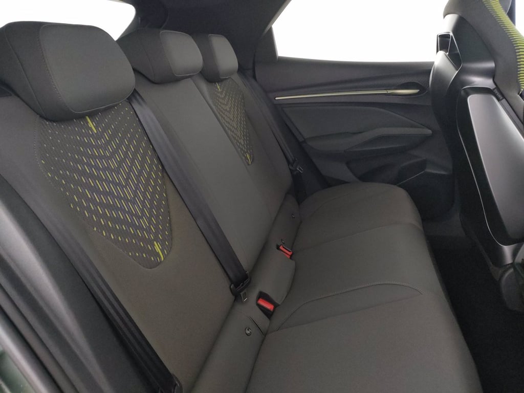 CUPRA Raval 52kwh launch edition vz