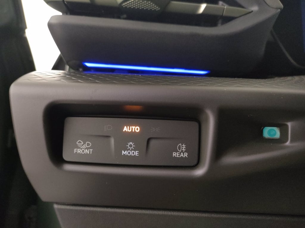 CUPRA Raval 52kwh launch edition vz