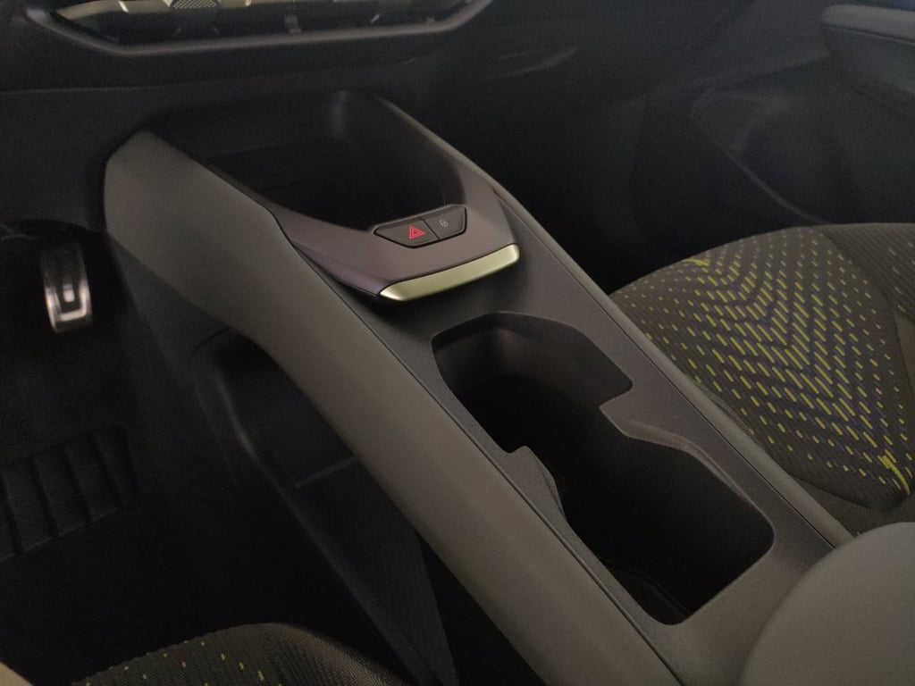CUPRA Raval 52kwh launch edition vz