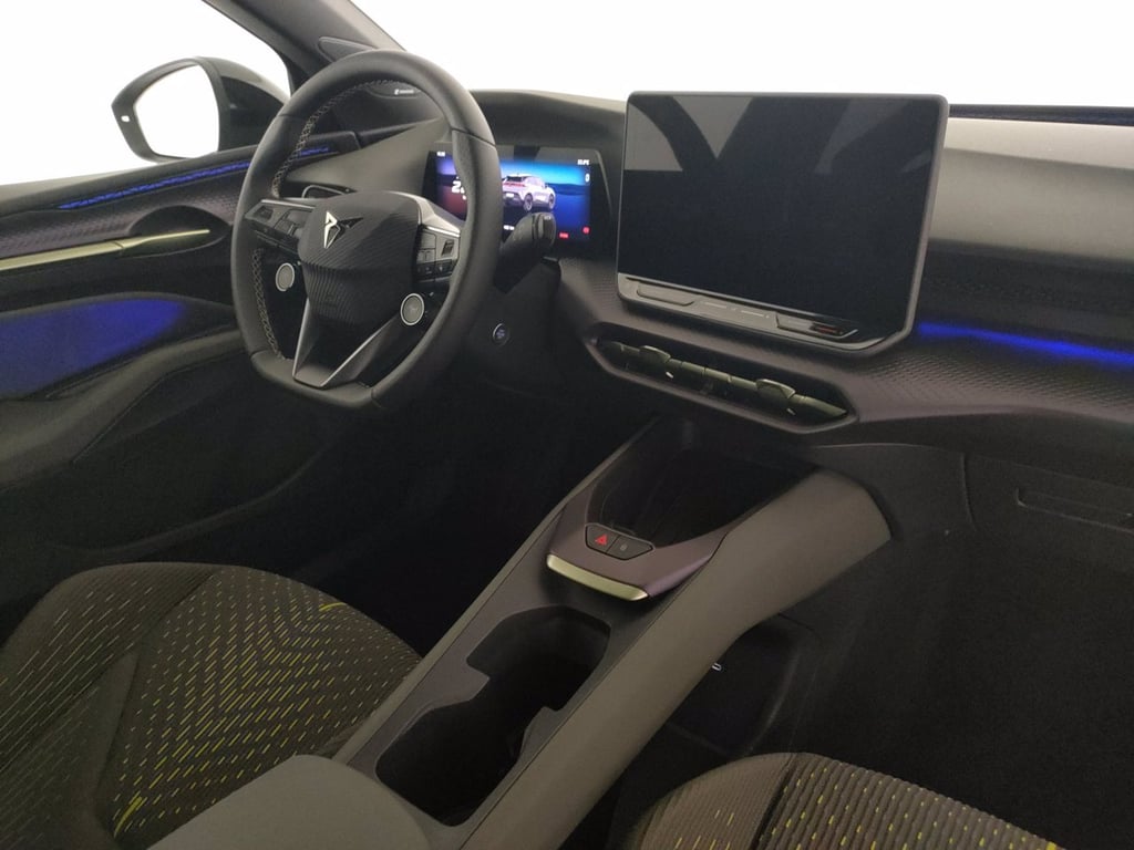 CUPRA Raval 52kwh launch edition vz