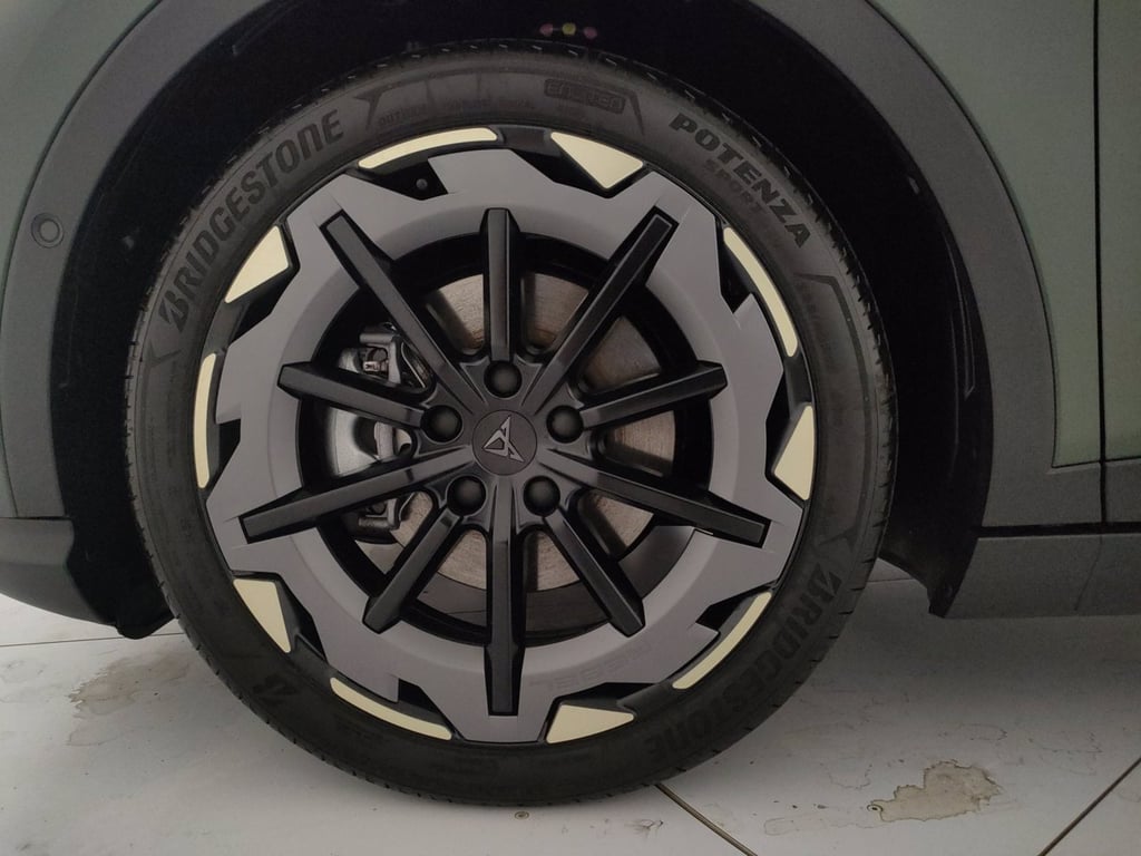 CUPRA Raval 52kwh launch edition vz