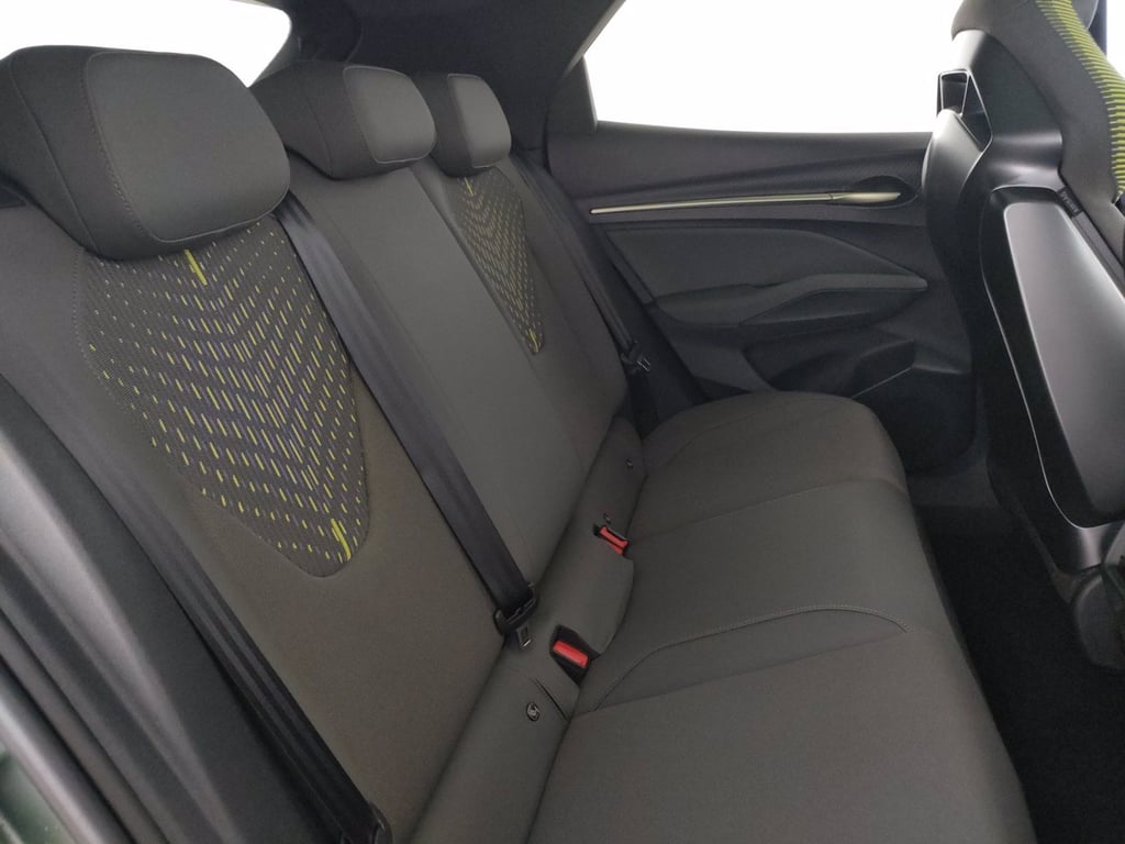CUPRA Raval 52kwh launch edition vz