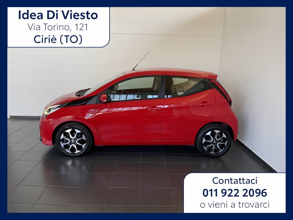 TOYOTA Aygo 5p 1.0 x-play m-mt 72cv