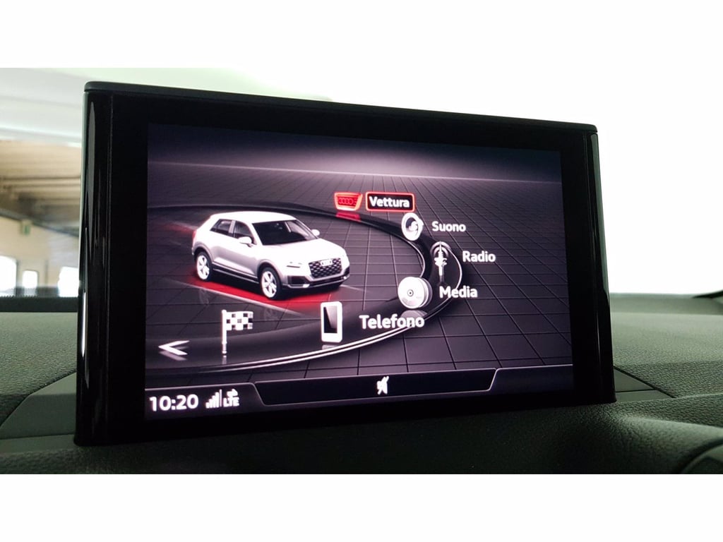 AUDI Q2 30 1.0 tfsi admired