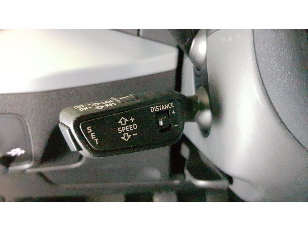AUDI Q2 30 1.0 tfsi admired