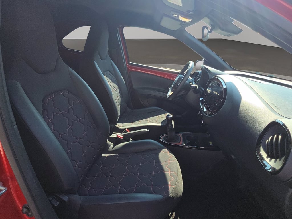 TOYOTA Aygo x 1.0 lounge 72cv