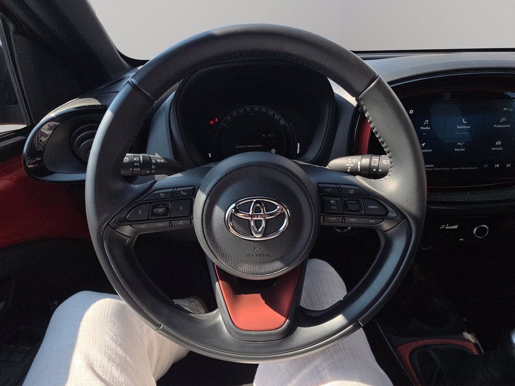 TOYOTA Aygo x 1.0 lounge 72cv