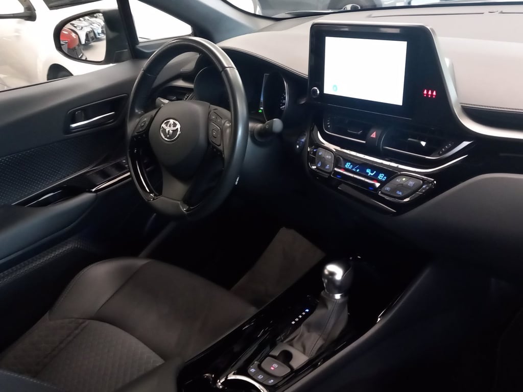 TOYOTA C-hr 1.8h trend e-cvt