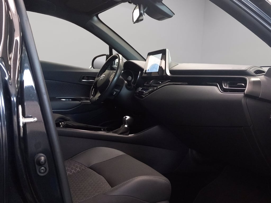 TOYOTA C-hr 1.8h trend e-cvt
