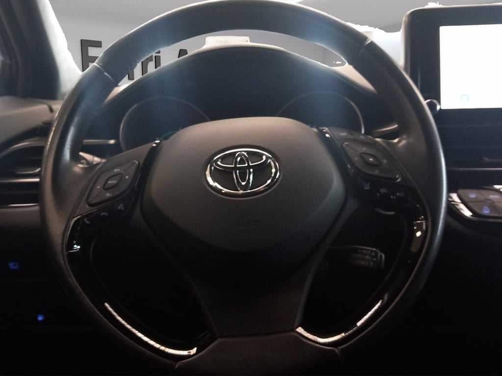 TOYOTA C-hr 1.8h trend e-cvt