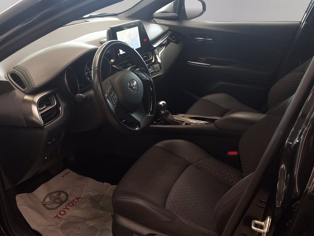 TOYOTA C-hr 1.8h trend e-cvt