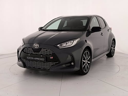 TOYOTA Yaris 1.5h 130 gr sport