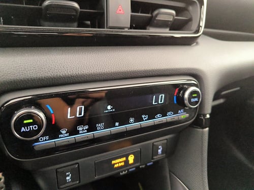 TOYOTA Yaris 1.5h 130 gr sport