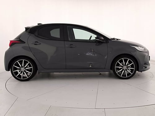 TOYOTA Yaris 1.5h 130 gr sport