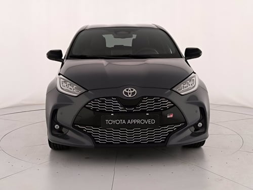 TOYOTA Yaris 1.5h 130 gr sport