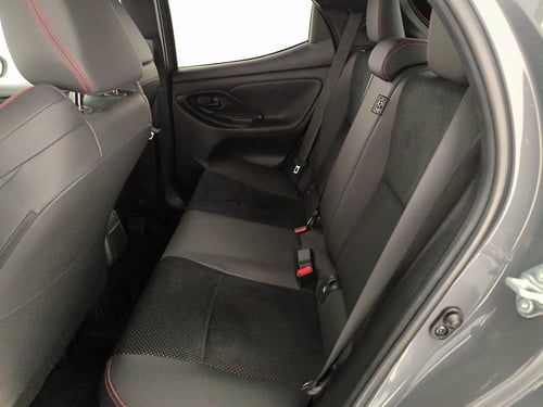 TOYOTA Yaris 1.5h 130 gr sport