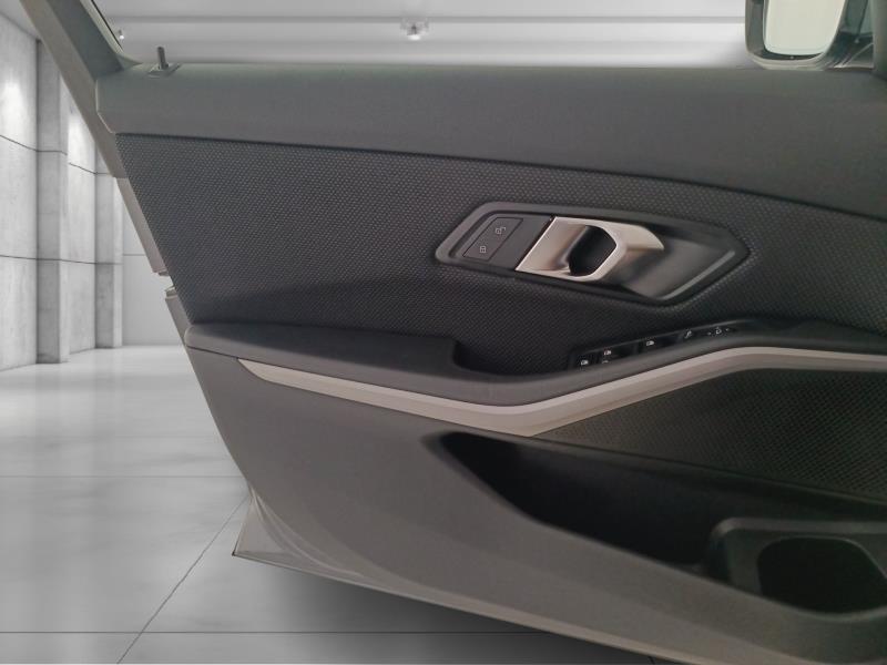 BMW 318d touring mhev 48v business advantage auto
