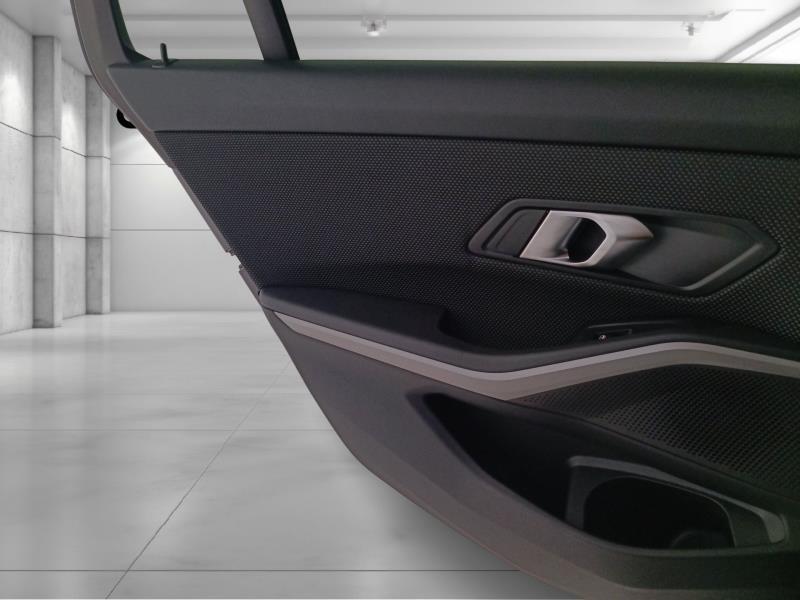 BMW 318d touring mhev 48v business advantage auto