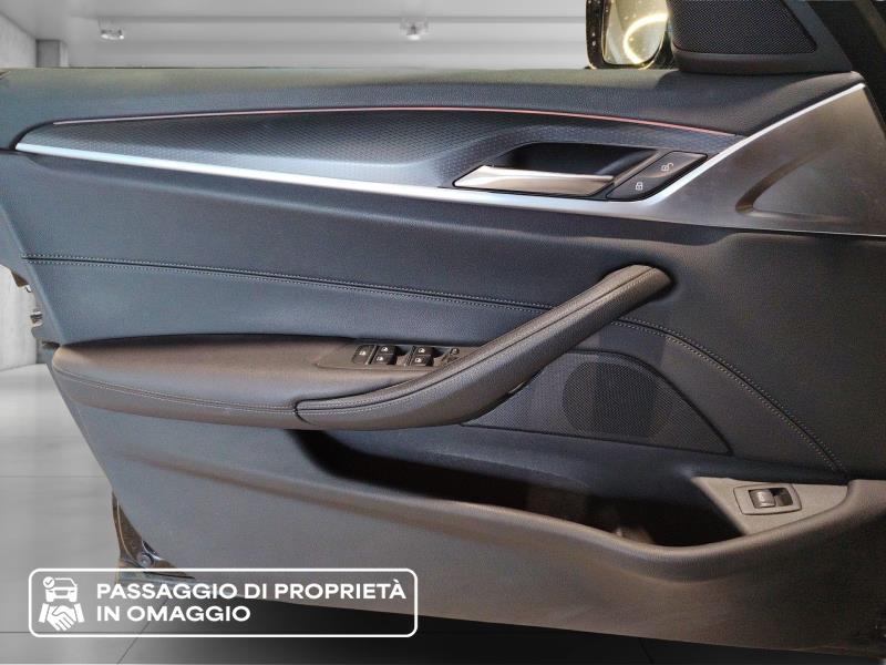 BMW 520d touring mhev 48v xdrive msport auto