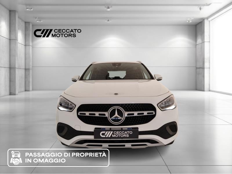 MERCEDES Gla 180 d business auto