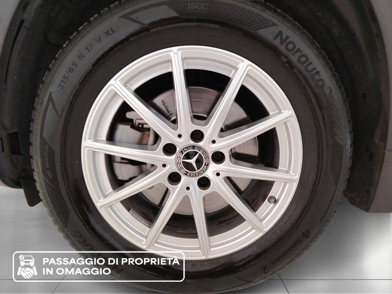 MERCEDES Gla 180 d business auto