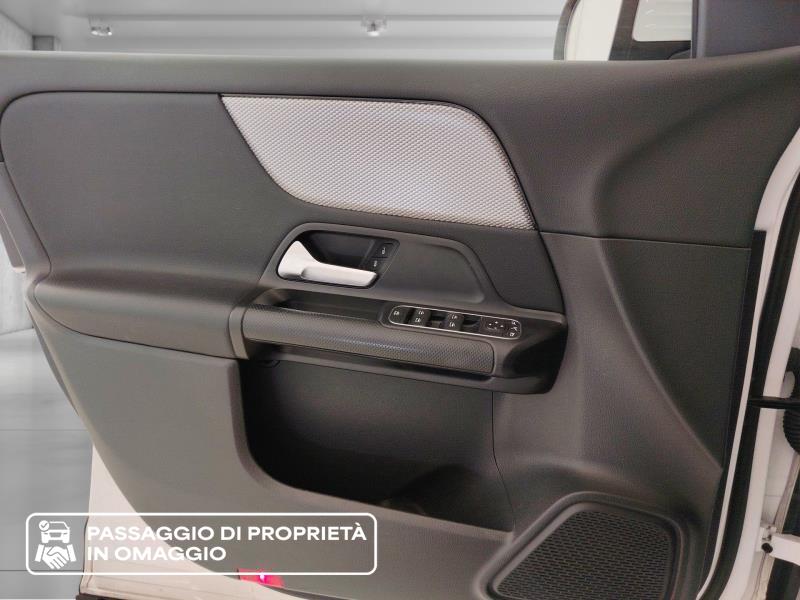MERCEDES Gla 180 d business auto